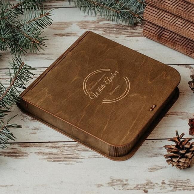 USB-Stick in Holtschatulle