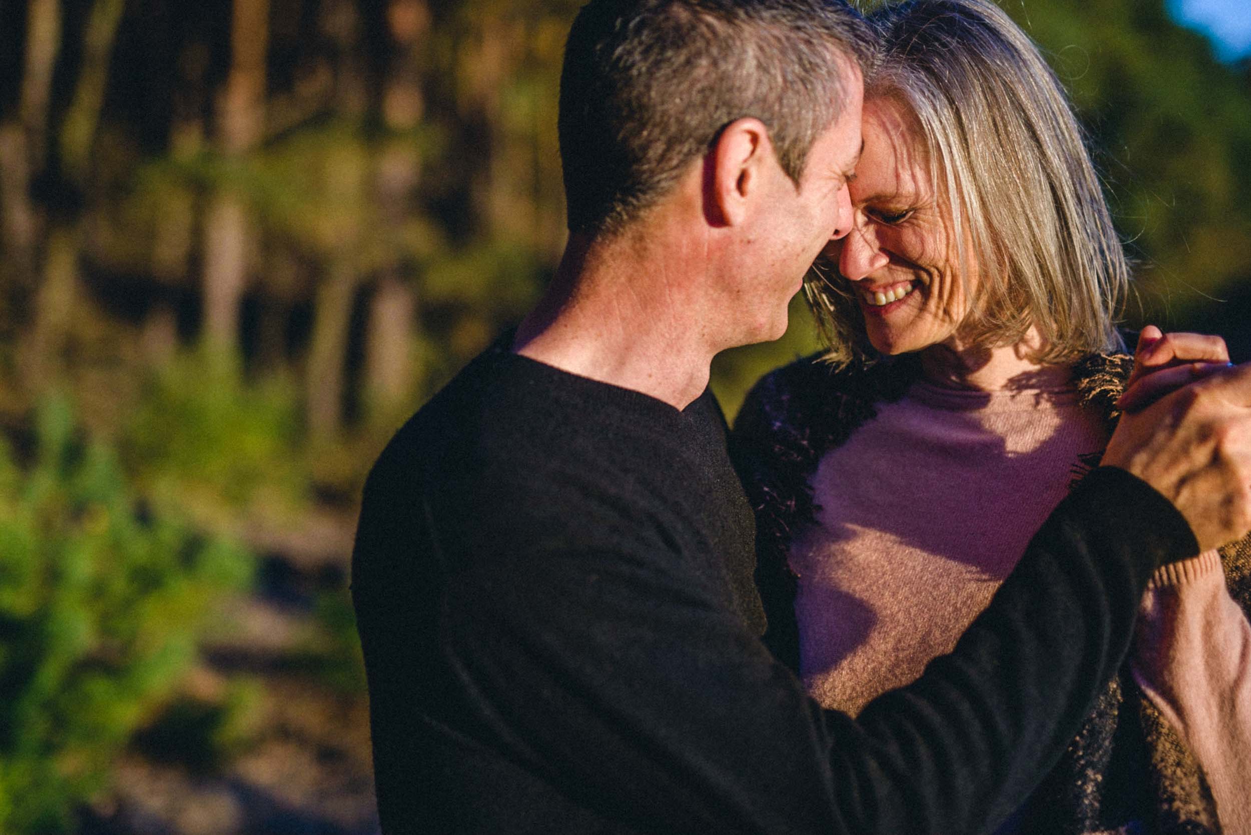 Bild zu Angela & Christoph - Paarshooting in der Wahner Heide