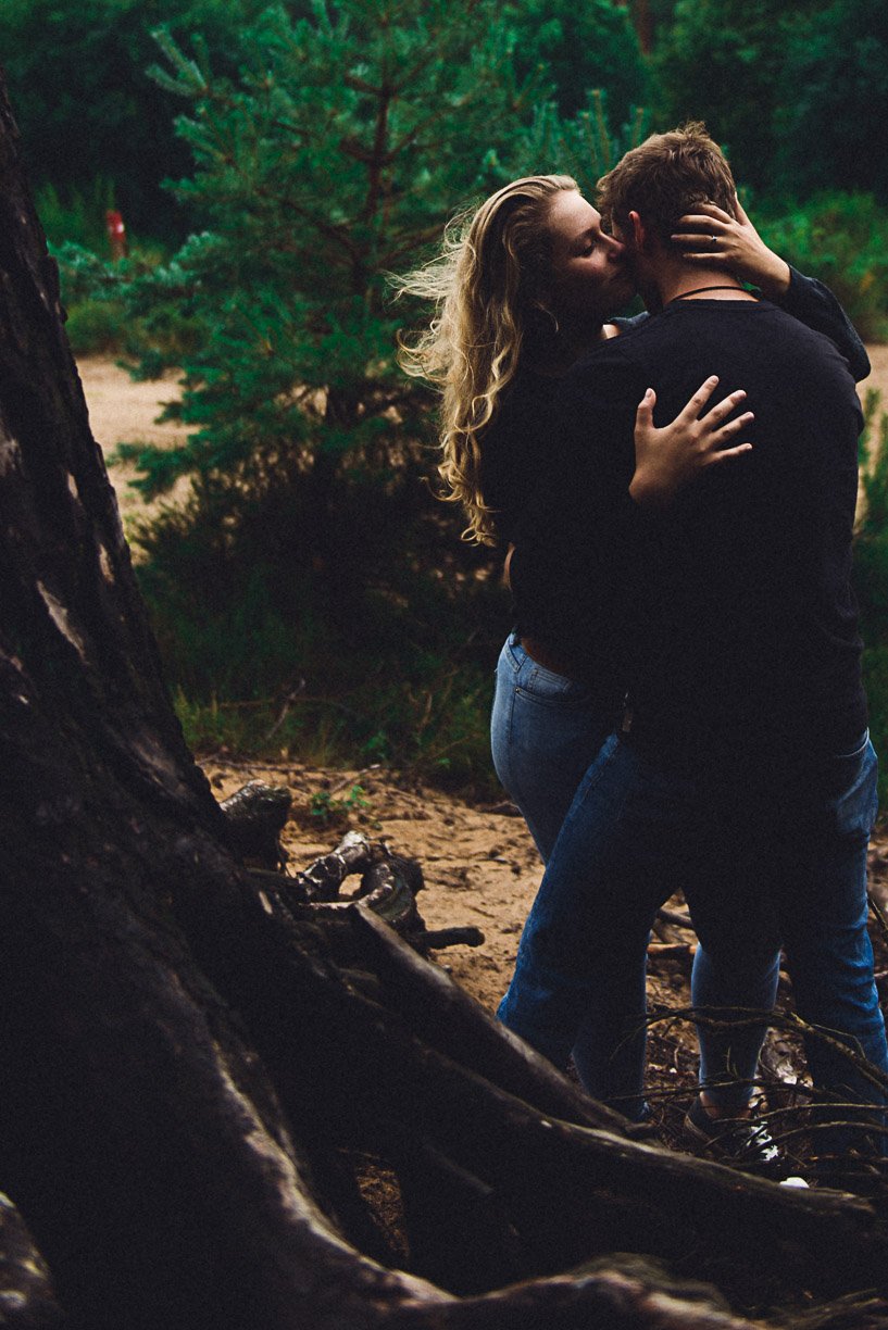 Bild zu Vanessa & Pierre – Paarshoot in der Wahner Heide Köln