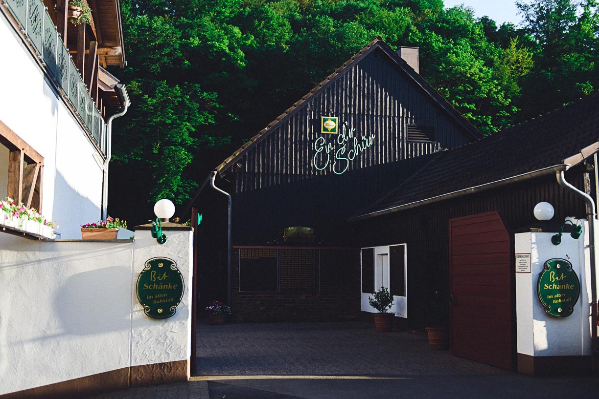 Bild zu Eine Männerhochzeit im Naafshäuschen in Lohmar