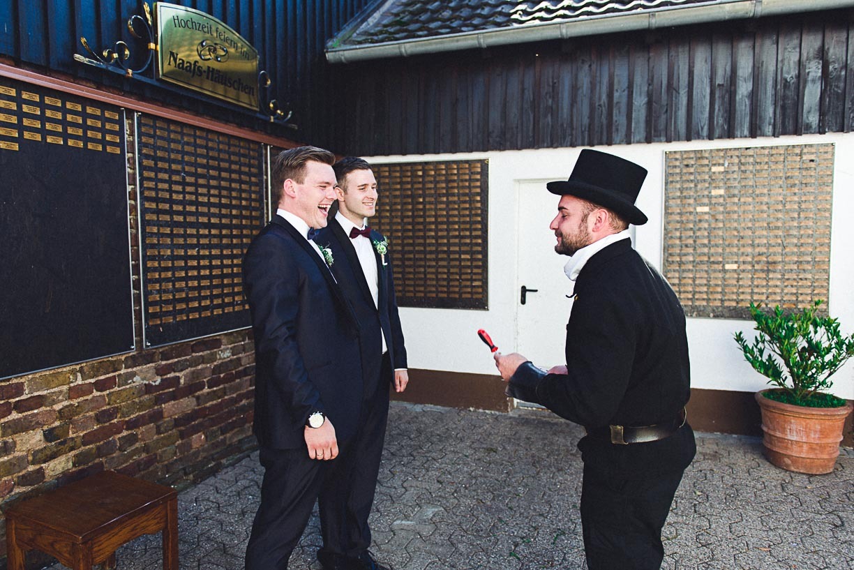 Bild zu Eine Männerhochzeit im Naafshäuschen in Lohmar