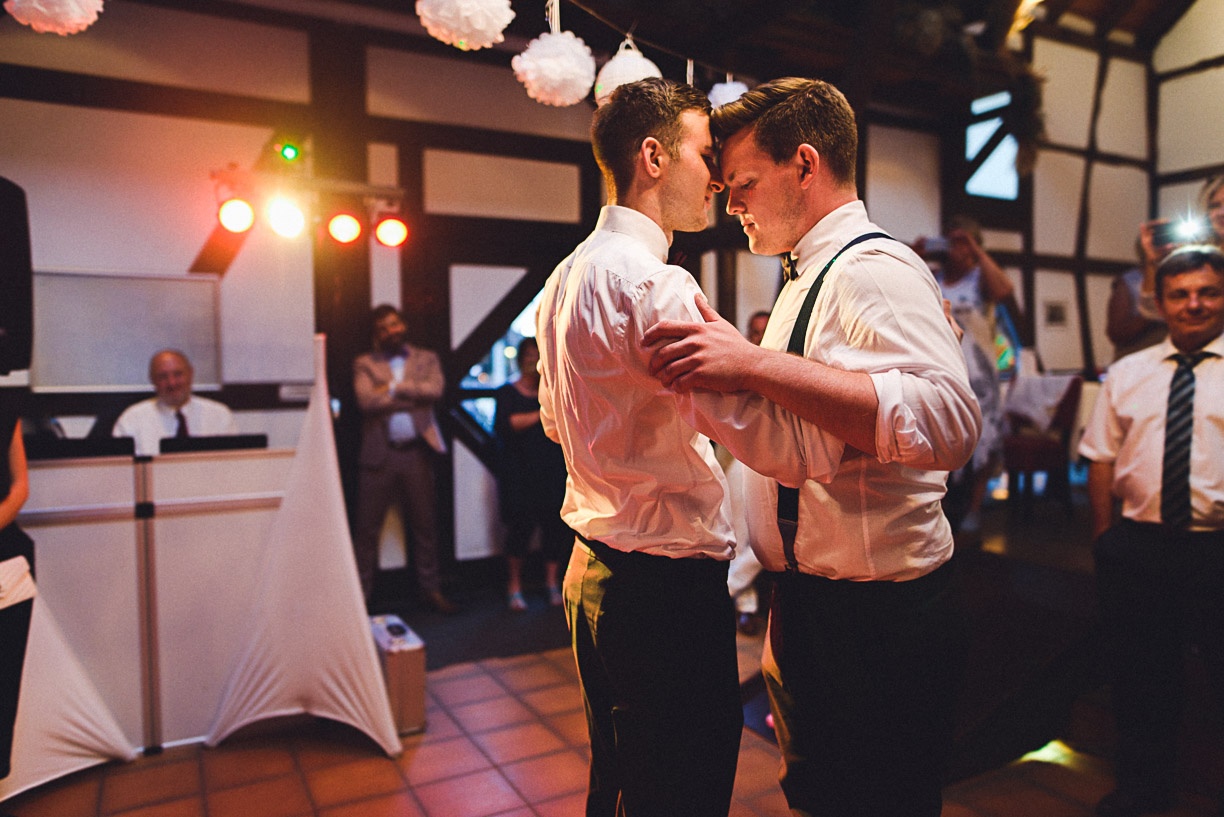 Bild zu Eine Männerhochzeit im Naafshäuschen in Lohmar