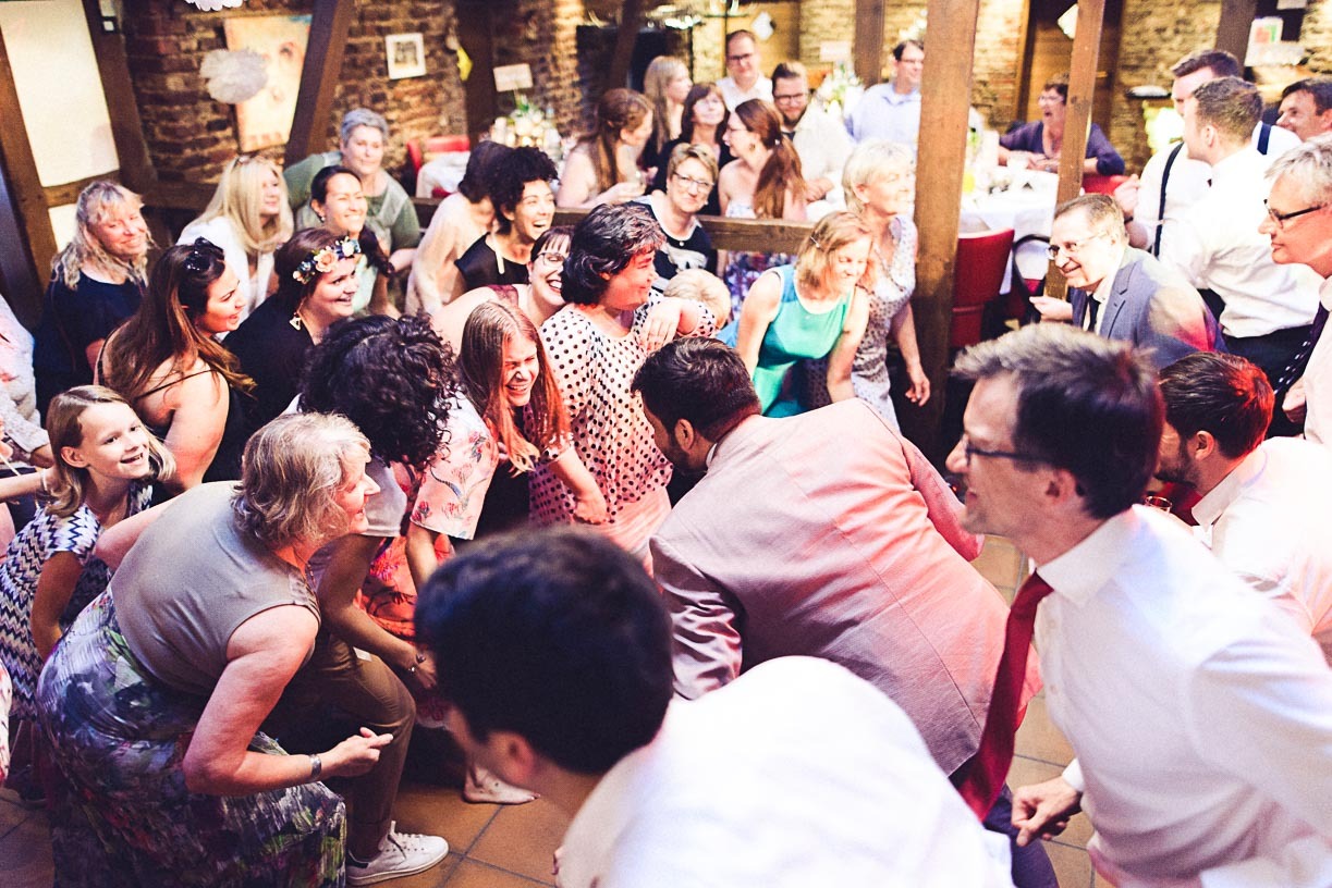 Bild zu Eine Männerhochzeit im Naafshäuschen in Lohmar