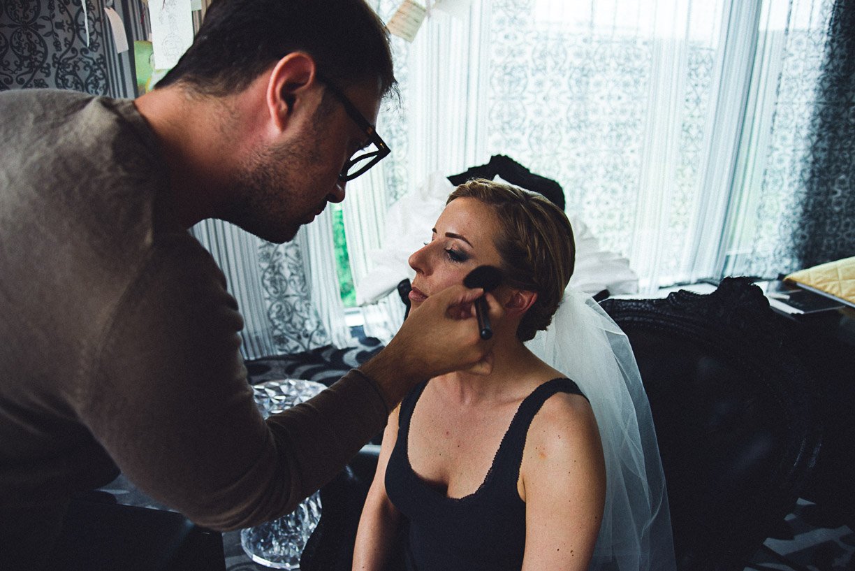 Bild zu Hochzeit in der Kreuzbergkirche - Getting Ready im Kameha Grand Bonn