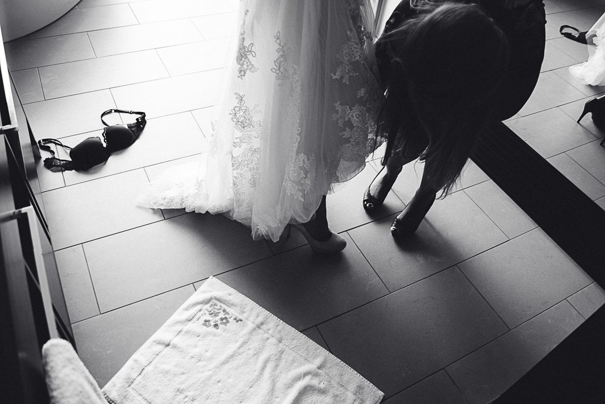 Bild zu Hochzeit in der Kreuzbergkirche - Getting Ready im Kameha Grand Bonn
