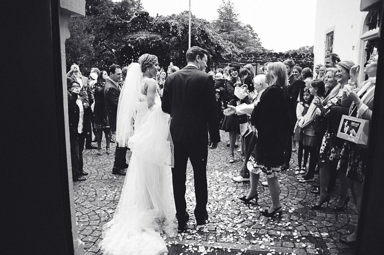 Bild zu Hochzeit in der Kreuzbergkirche - Getting Ready im Kameha Grand Bonn