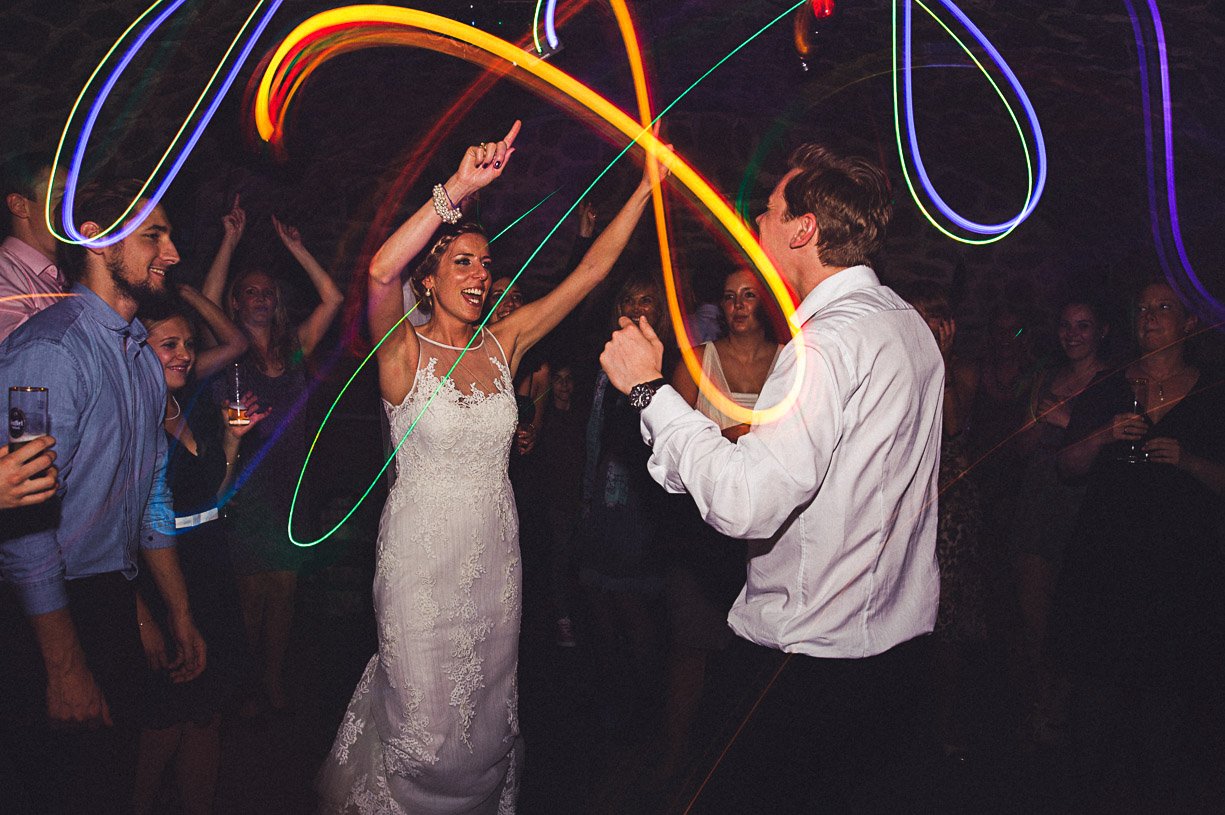 Bild zu Hochzeit in der Kreuzbergkirche - Getting Ready im Kameha Grand Bonn