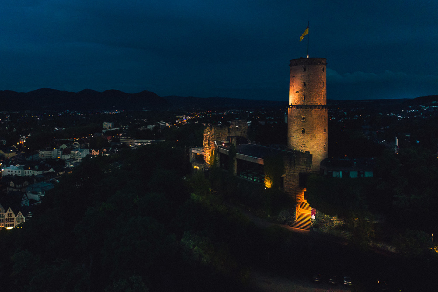 Bild zu Heiraten in der Kreuzbergkirche Bonn und feiern in der Godesburg Bad Godesberg